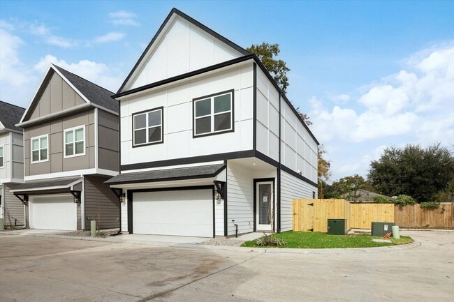 211 Clark Rd in Houston, TX - Building Photo - Building Photo