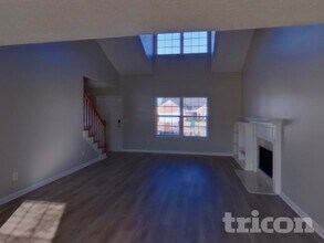 3011 Deer Trail Dr in Spring Hill, TN - Foto de edificio - Building Photo