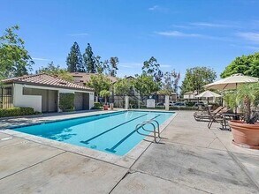 155 N Cross Creek Rd, Unit A in Orange, CA - Building Photo - Building Photo