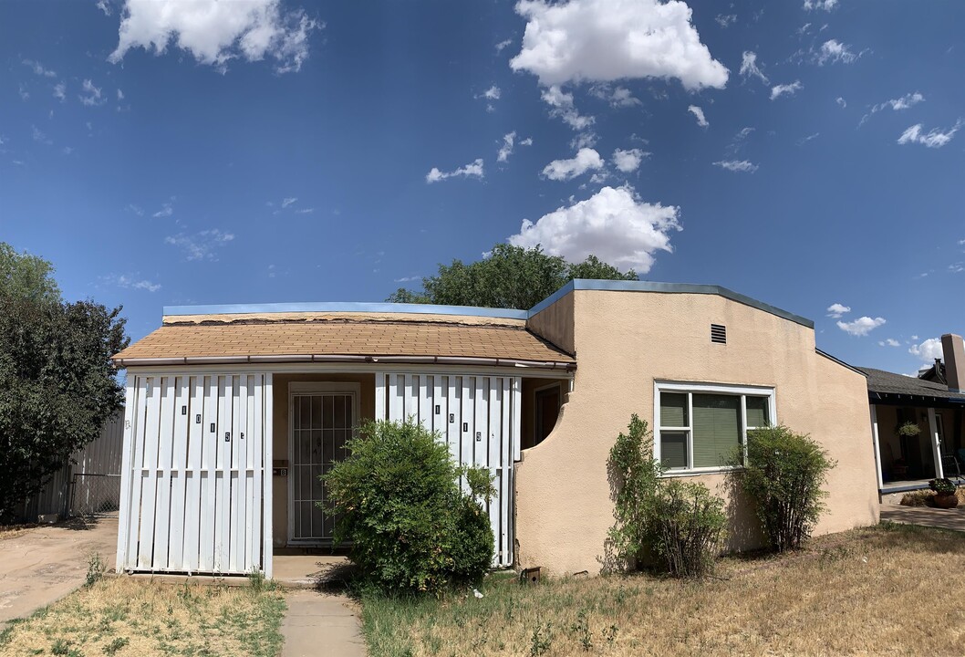 1015 Gidding St in Clovis, NM - Building Photo