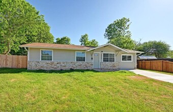 6600 Bluestone St in Austin, TX - Building Photo - Building Photo