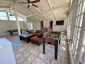321 21st St N in Texas City, TX - Foto de edificio - Building Photo