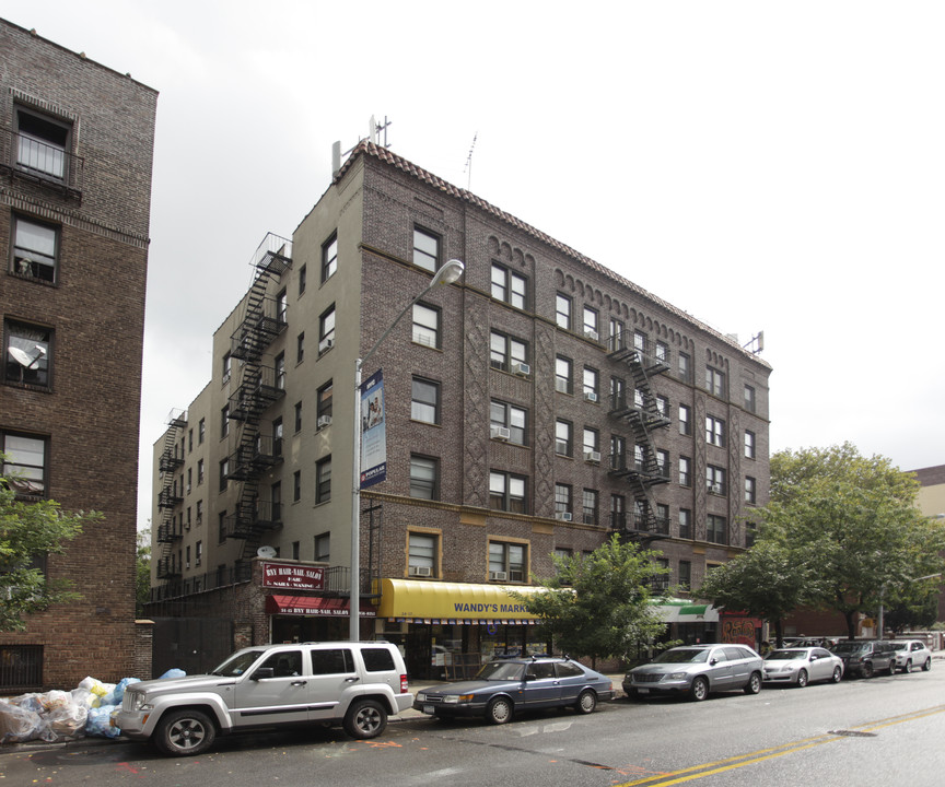 25-90 35th St in Astoria, NY - Building Photo