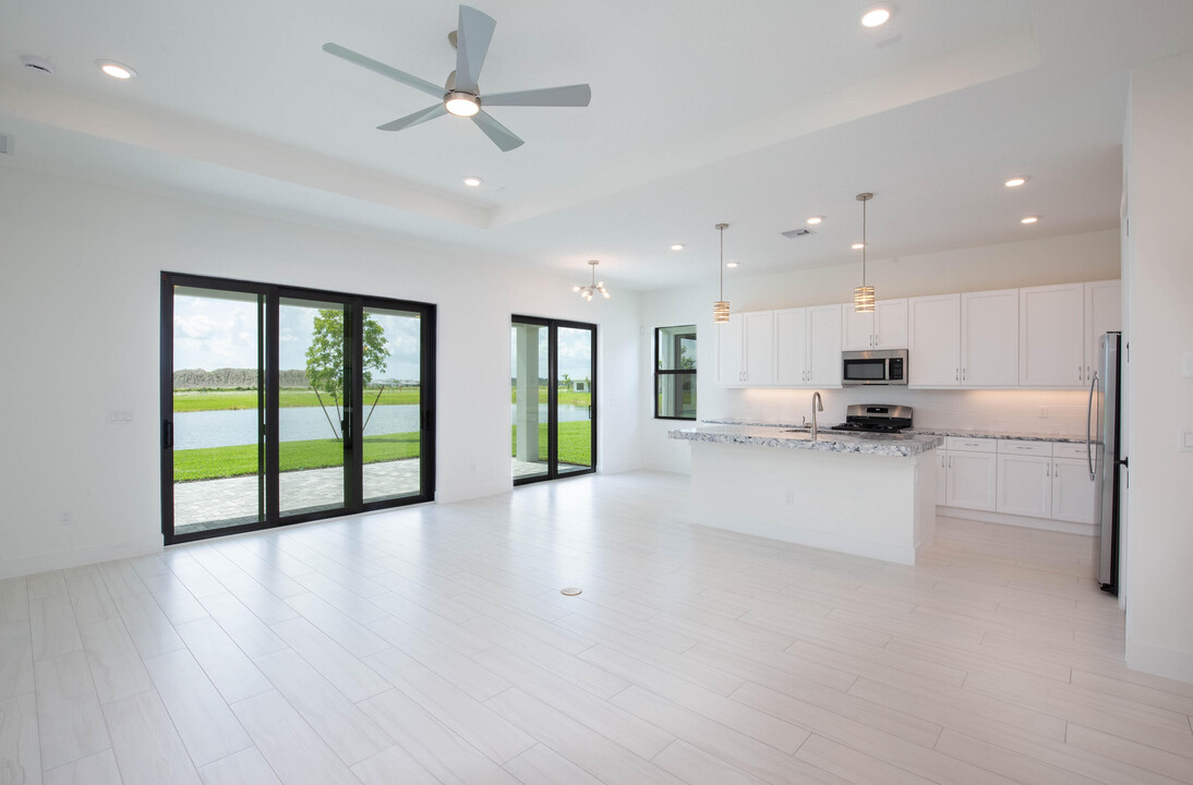 5576 Captiva Ln in Loxahatchee, FL - Building Photo