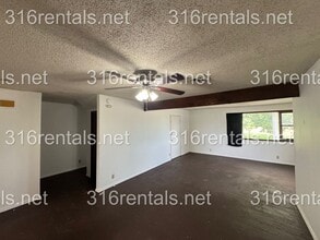 1001 Hoch in Moundridge, KS - Building Photo - Building Photo