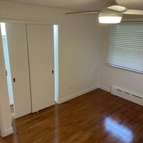 930 East Ave in Oakland, RI - Building Photo