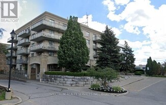2500 Rutherford Rd in Vaughan, ON - Building Photo