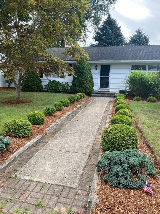 25 Fenwood Rd in Old Saybrook, CT - Building Photo