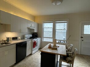 32 Chatham St, Unit 2 in Cambridge, MA - Foto de edificio - Building Photo