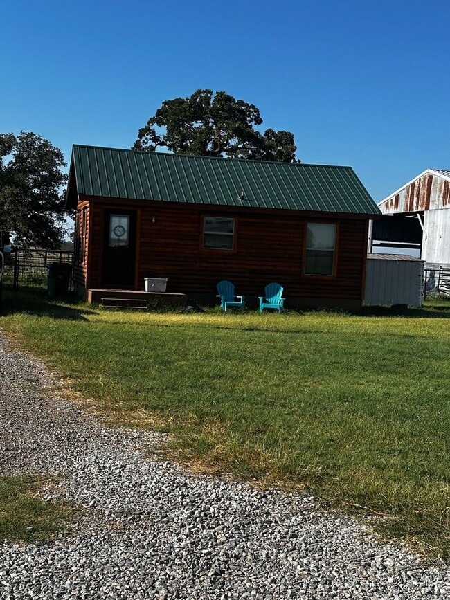 527 Walker Ln in Millsap, TX - Building Photo - Building Photo