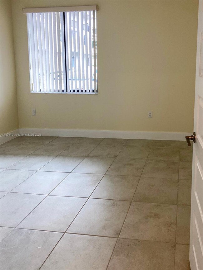 8301 NW 41st St, Unit b107 in Doral, FL - Building Photo - Building Photo
