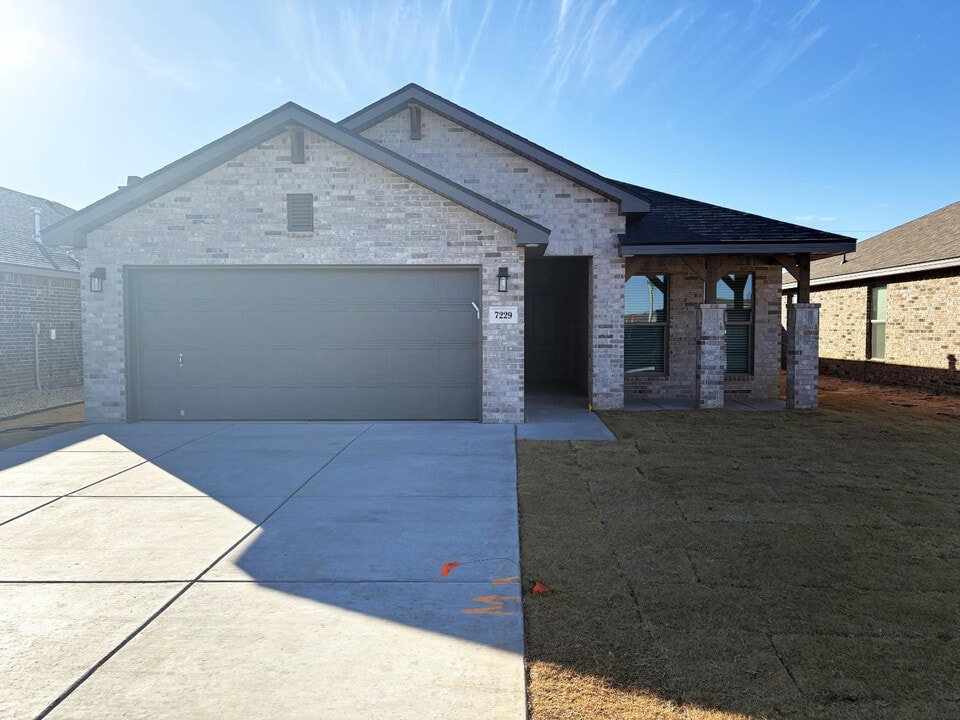 7229 29th St in Lubbock, TX - Building Photo