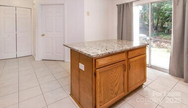 3134 Summercroft Ln in Charlotte, NC - Building Photo - Building Photo