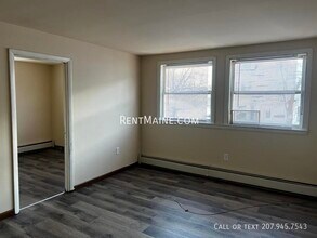 47 Sanford St in Bangor, ME - Building Photo - Building Photo
