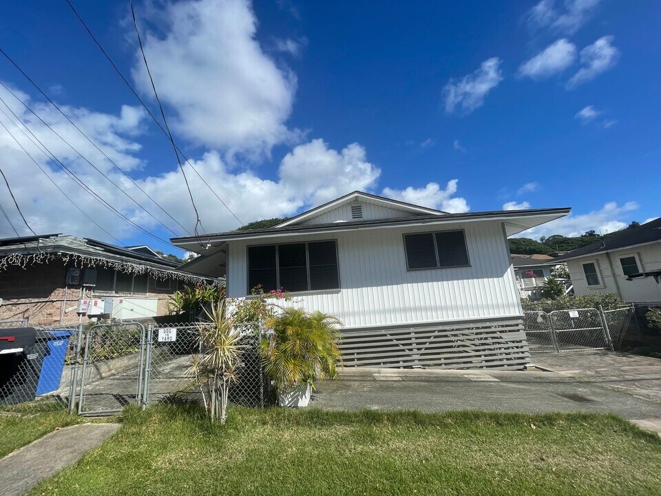 212 Pakohana St in Honolulu, HI - Building Photo