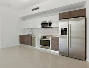 1010 SW 2nd Ave, Unit 2004 in Miami, FL - Foto de edificio - Building Photo