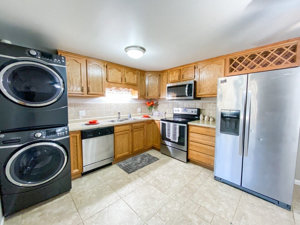 Petra Apartments in Madison, WI - Building Photo