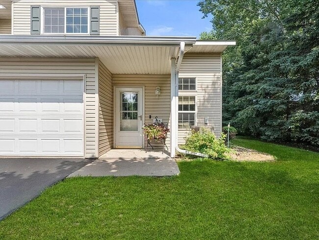 158 Bridgewater Trl in Hudson, WI - Foto de edificio - Building Photo