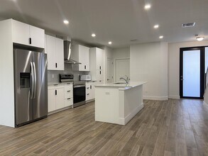 365 Bella Sol Way in West Palm Beach, FL - Building Photo - Building Photo