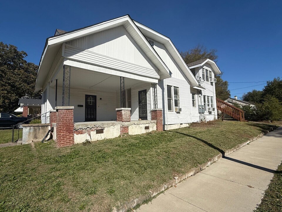 1923 S Izard St in Little Rock, AR - Building Photo