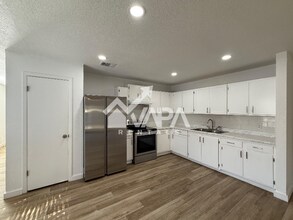 7106 Sunlight Dr in San Antonio, TX - Building Photo - Building Photo