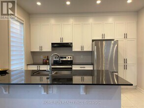 1886 Haiku St in Ottawa, ON - Building Photo - Building Photo