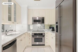 502 Park Ave in New York, NY - Building Photo - Building Photo