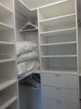 4925 Collins Ave, Unit 3f in Miami, FL - Foto de edificio - Building Photo