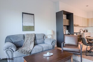 2623 Keene St, Unit 511 in Houston, TX - Building Photo