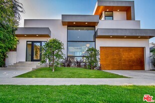 11367 Elderwood St in Los Angeles, CA - Building Photo