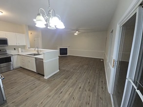 676 Grove Cir in Columbus, OH - Foto de edificio - Building Photo