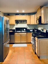 610 Lancaster Dr in Arroyo Grande, CA - Foto de edificio - Building Photo