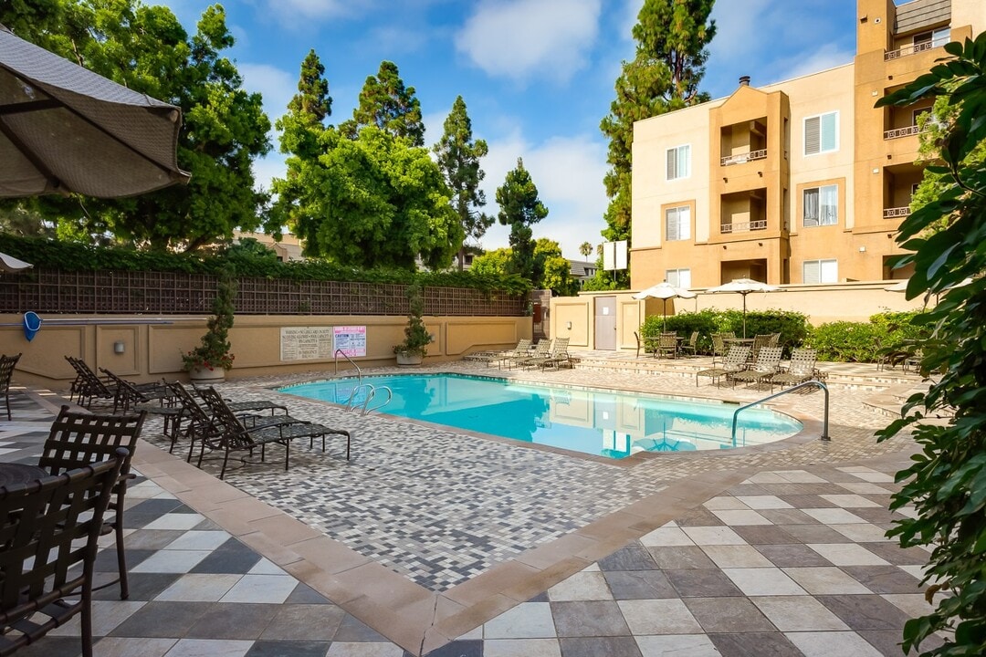 8889 Caminito Plaza Centro, Unit 7208 in San Diego, CA - Building Photo