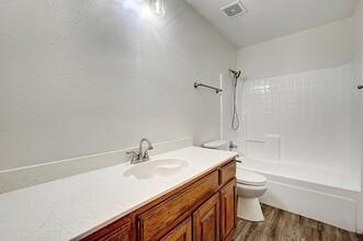 1124 Fawn Meadow Trail in Kennedale, TX - Building Photo - Building Photo