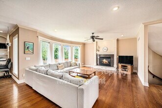 928 SW 33rd St in Lee's Summit, MO - Building Photo - Building Photo