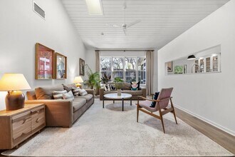 4015 Cherrywood Rd in Austin, TX - Building Photo - Building Photo
