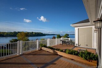 61 Bryant Ave in Roslyn, NY - Building Photo - Building Photo