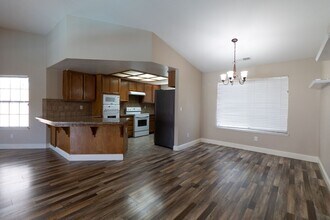 805 Rosemore Ave in Modesto, CA - Building Photo - Building Photo