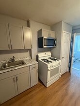 52 Benkard Ave-Unit -Unit 3 in Newburgh, NY - Building Photo - Building Photo