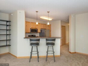 7601 Aldrich Ave S, Unit 301 in Minneapolis, MN - Building Photo - Building Photo
