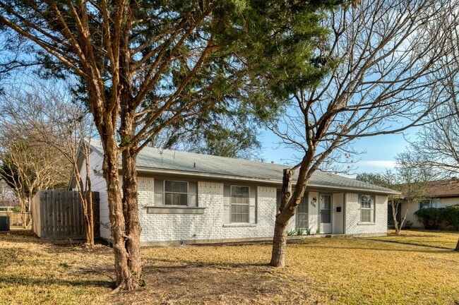 3701 Summit Ln in Garland, TX - Building Photo - Building Photo