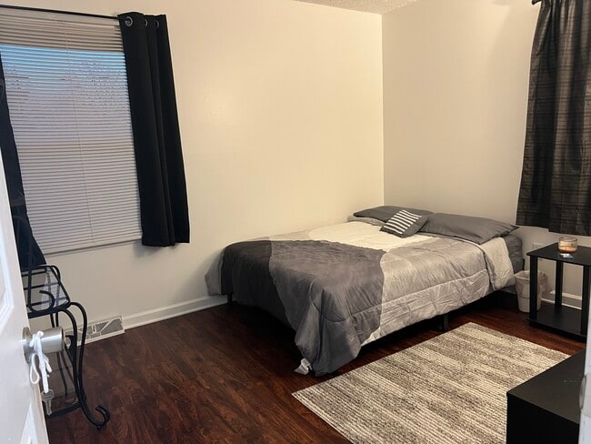 589 Eureka Springs Dr, Unit B in Lexington, KY - Building Photo - Building Photo