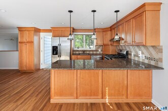 37 Gaymoor Dr in Stamford, CT - Building Photo - Building Photo