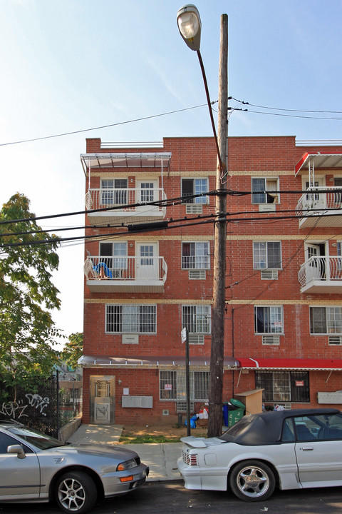 112-34 39th Ave in Flushing, NY - Foto de edificio