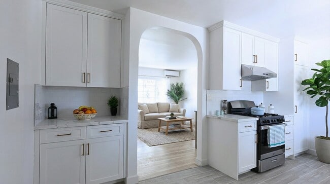 1553 Riverside Dr in Glendale, CA - Building Photo - Building Photo