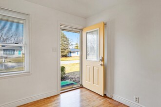 2003 Hemlock Dr in Champaign, IL - Building Photo - Building Photo