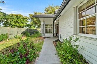 465 Goldenwood Way in Wellington, FL - Building Photo - Building Photo