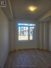 3210 Sixth Line in Oakville, ON - Building Photo - Building Photo