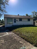 240 Mcalpine Drive in St. Louis, MO - Building Photo