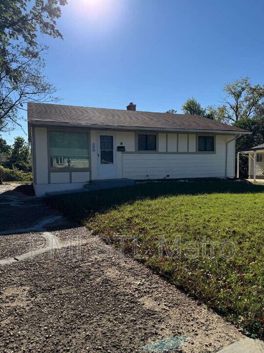 240 Mcalpine Drive in St. Louis, MO - Building Photo